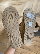 Load image into Gallery viewer, UGG booties
