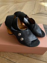 Load image into Gallery viewer, ACNE STUDIOS bamboo sandals
