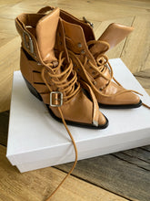 Load image into Gallery viewer, CHLOÉ Rylee boots
