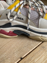 Load image into Gallery viewer, BALENCIAGA Triple S
