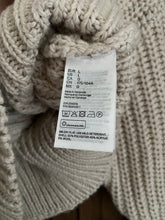 Load image into Gallery viewer, H&amp;M chunky jumper
