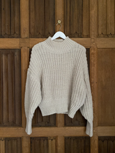 Load image into Gallery viewer, H&amp;M chunky jumper
