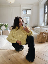 Load image into Gallery viewer, VITA GRACE lemon knit
